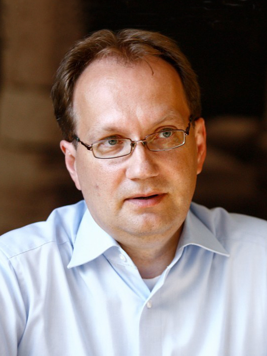 Péter Hoppál